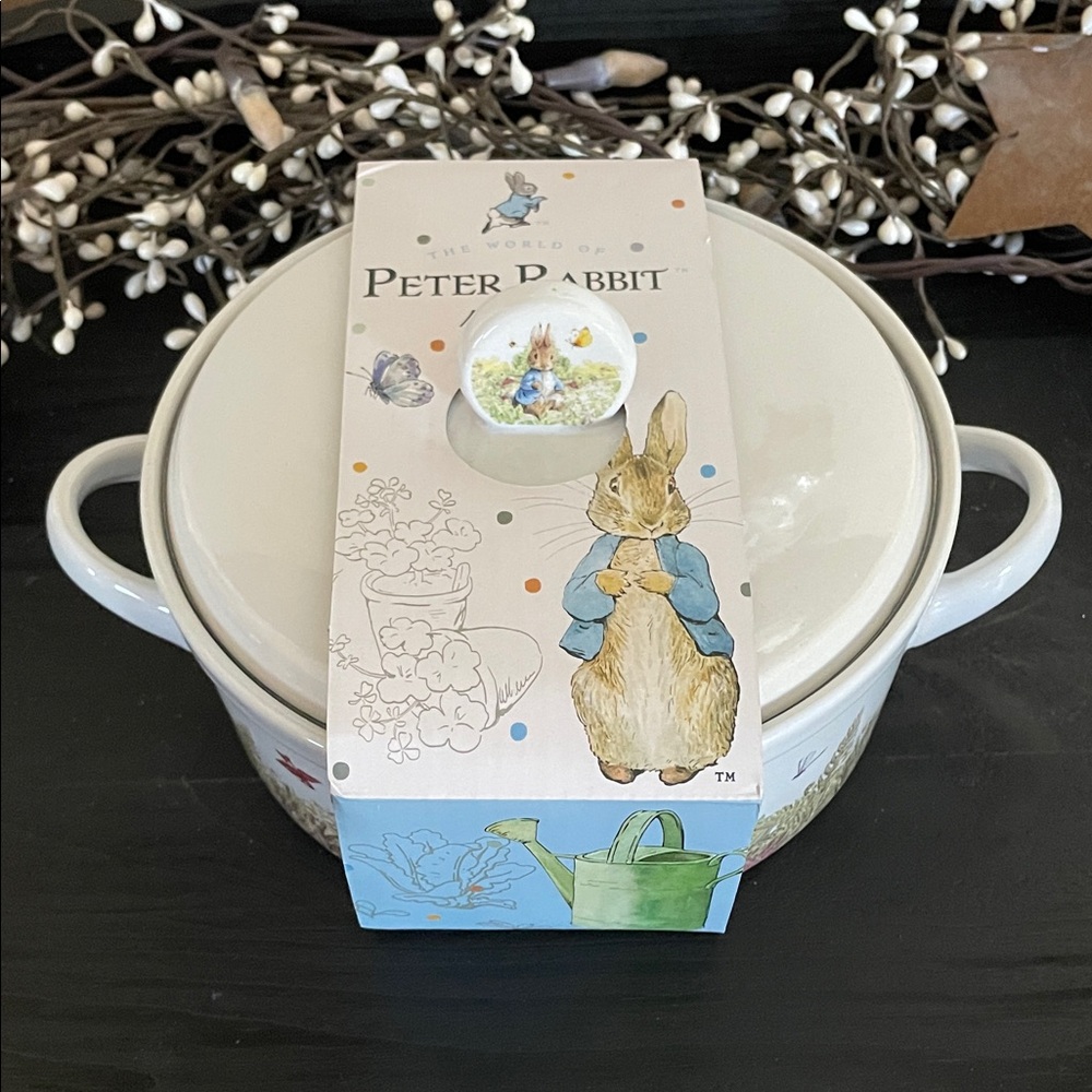 NEW! The World of Peter Rabbit by Beatrix Potter Baking Dish with Lid. 6.8x3”